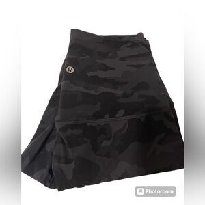 Lululemon Shorts Adult 2 Wunder Train High Rise Short 8" Gray black Camo